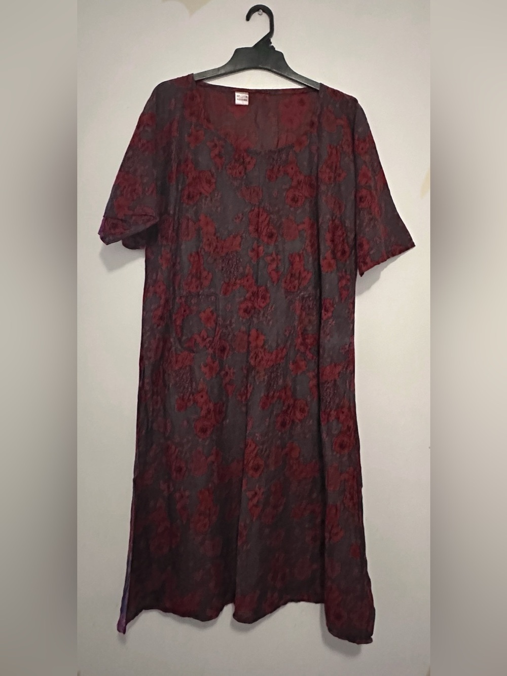 Woman’s Short Sleeve Floral Dress in Burgundy and Black